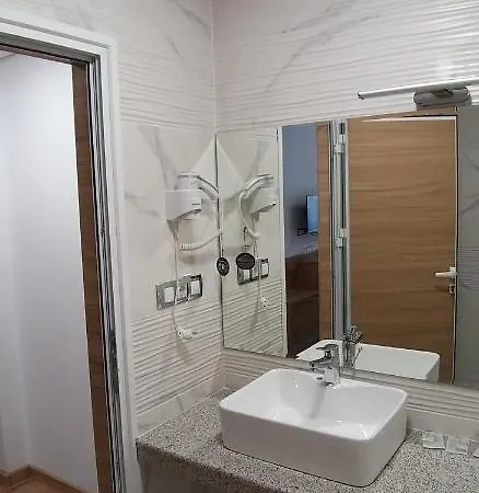 Хотел визия 2*